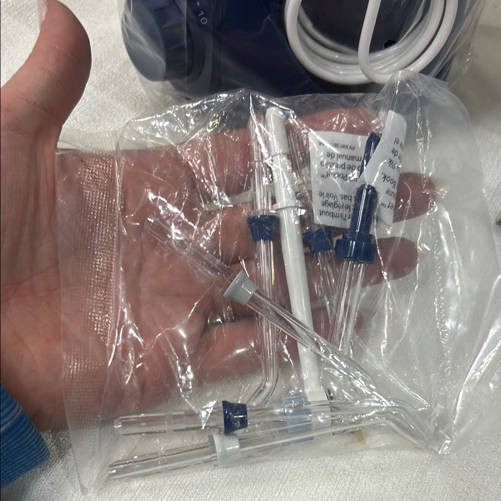 Waterpik Aquarius HydroPulseur Oral Irrigator - Blue - Picture 3 of 5